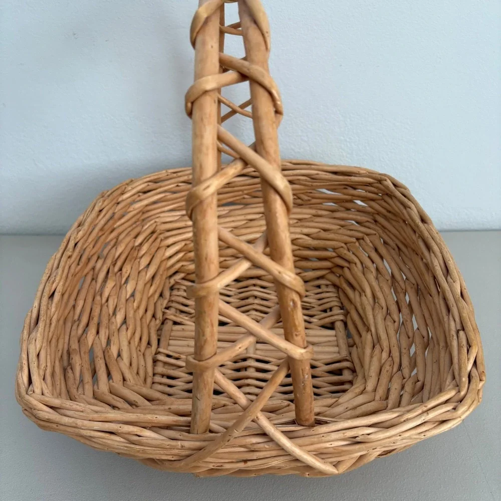 VTG LARGE Woven Wicker Basket with Braided Handle Square Base Natural Brown Gift